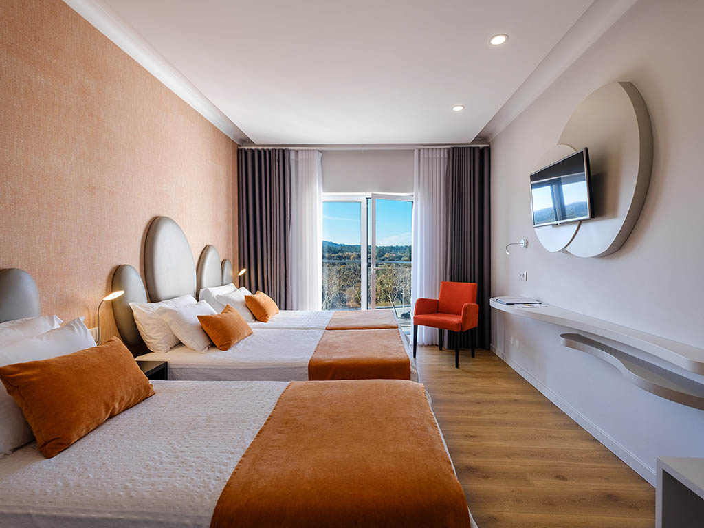 Quarto Triplo Hotel Rosa Mística